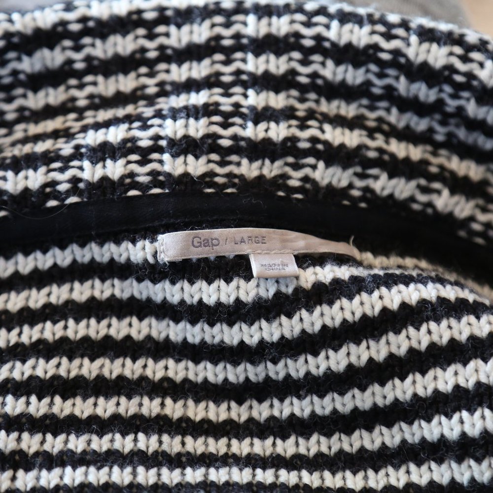 Gap Patterned Open Front Cardigan Wool Sweater L - image 2